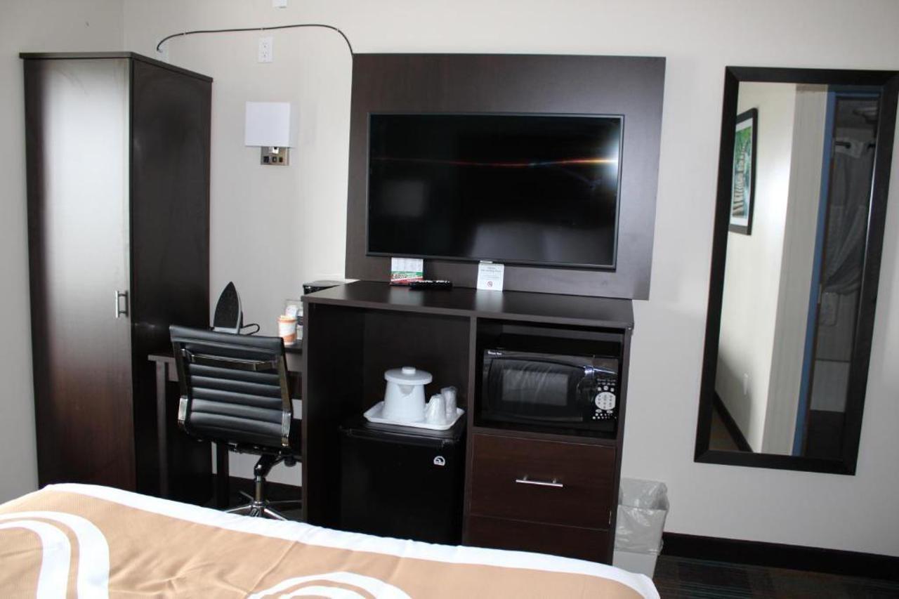Quality Inn Mount Pleasant Eksteriør billede
